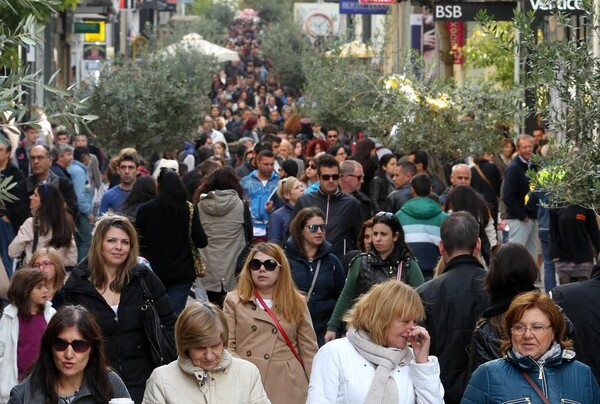 Ανοιχτά τα καταστήματα την Κυριακή με απεργιακή συγκέντρωση στις 11 στο Σύνταγμα