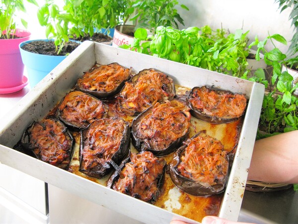 Συνταγές για χταποδάκι, με τον μάγειρα Γιώργο Παρούση του Mediterraneo στη Νάουσα της Πάρου.