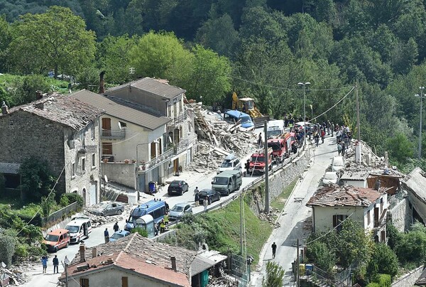 Βαρύ πένθος στην Ιταλία - 267 οι νεκροί από το σεισμό