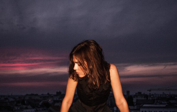 Η Nina Kraviz κάποτε έφτιαχνε οδοντοστοιχίες αστροναυτών