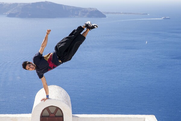 Οι κορυφαίοι freerunners του κόσμου επιστρέφουν στη Σαντορίνη