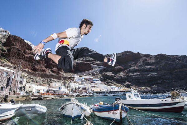 Οι κορυφαίοι freerunners του κόσμου επιστρέφουν στη Σαντορίνη