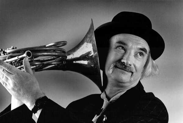 Μικρό ρέκβιεμ στον Holger Czukay, τον μπασίστα - σύμβολο των CAN