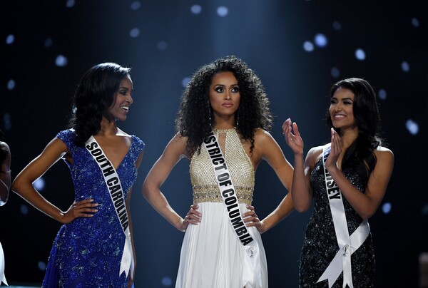 Η φετινή Miss USA είναι 25χρονη Αφροαμερικανή, πυρηνική χημικός και δεν θέλει να αποκαλεί τον εαυτό της φεμινίστρια