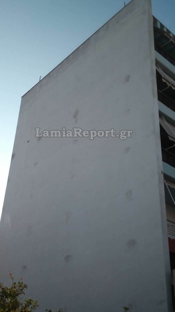Τραγωδία στη Λαμία - Γυναίκα έπεσε από την ταράτσα πενταόροφου κτιρίου