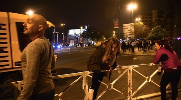 Πανικός στη Σεβίλλη: Πιστοί ποδοπατήθηκαν και έτρεχαν να σωθούν επειδή νόμιζαν πως δέχονταν επίθεση