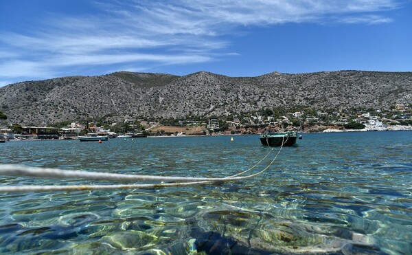 Σαλαμίνα: Το σπήλαιο του Ευριπίδη, το σπίτι του Σικελιανού κι άλλα που δεν εξαντλούνται σε μια μέρα