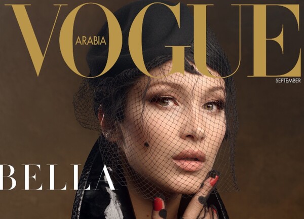 Η Bella Hadid, σεμνή και καλυμμένη ως το λαιμό, στο εξώφυλλο Σεπτεμβρίου της αραβικής Vogue