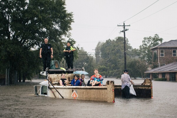 60 εικόνες από τον τυφώνα Harvey, που δείχνουν όλες τις πτυχές της καταστροφής