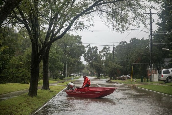 60 εικόνες από τον τυφώνα Harvey, που δείχνουν όλες τις πτυχές της καταστροφής
