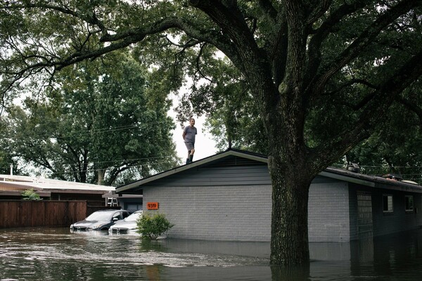 60 εικόνες από τον τυφώνα Harvey, που δείχνουν όλες τις πτυχές της καταστροφής
