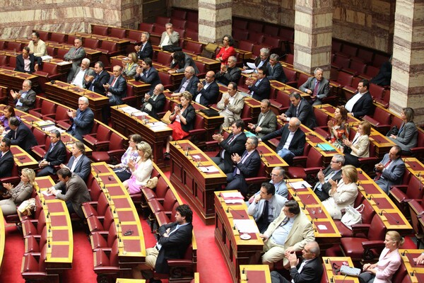 Στον εισαγγελέα οι πολιτικοί που «ξέχασαν» να δηλώσουν το πόθεν έσχες τους
