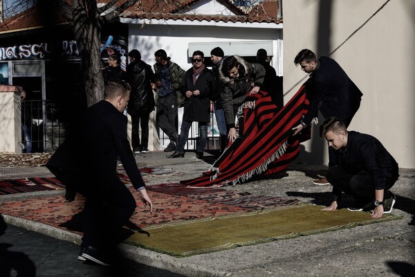 Αποθεώνουν τον Ερντογάν στην Κομοτηνή - Δείτε την άφιξη στο τζαμί