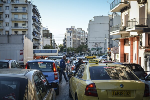 «Χαμός» στον Βόλο: Ο δήμος «θυμήθηκε» κλήσεις σε οδηγούς από την προηγούμενη δεκαετία