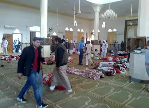 305 οι νεκροί από την αιματηρή επίθεση στο τέμενος του Σινά