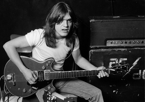 Πέθανε ο Malcolm Young, κιθαρίστας και ιδρυτικό μέλος των AC/DC