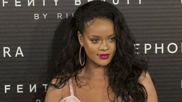 Η Rihanna πρωταγωνιστεί σε 3 εντυπωσιακά εξώφυλλα της Vogue