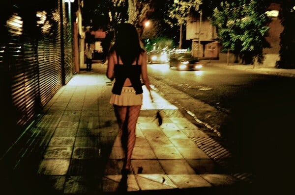 Ο Γιώργος Μπολάνος έχει πολλά να θυμηθεί απ' τους ζόρικους κι εύθραυστους ανθρώπους που φωτογράφησε