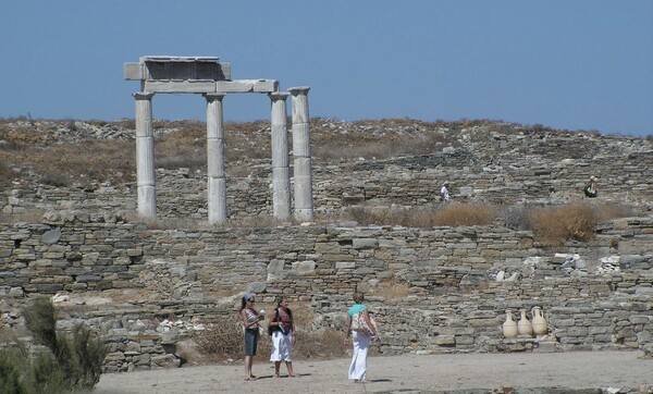 Όπερα στο αρχαίο θέατρο της Δήλου - Χωρίς μικρόφωνα και στο φως της ημέρας