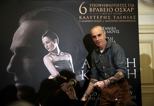 Ο Ντάνιελ Ντέι Λιούις στην Αθήνα για την πρεμιέρα της νέας του ταινίας «Αόρατη Κλωστή»