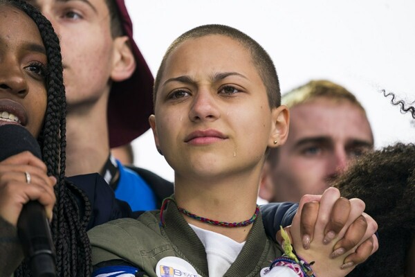Emma Gonzalez: Ποια είναι η νεαρή μαθήτρια που έγινε σύμβολο του αγώνα κατά της οπλοκατοχής
