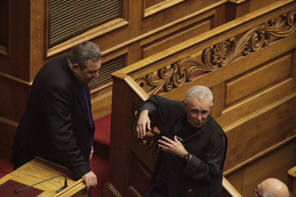 Ποιος ζήτησε τελικά την παραίτηση Ζουράρι; - Κάπως μπερδεύεται το θέμα...