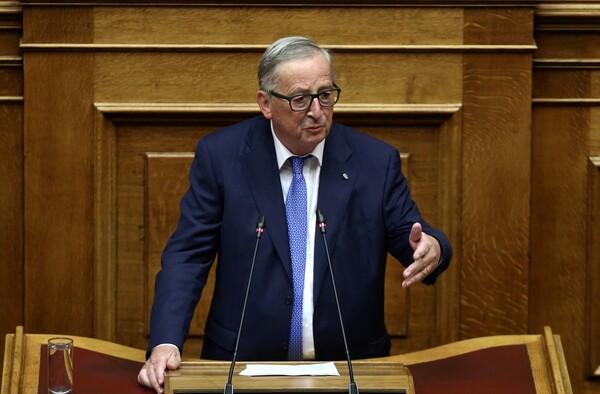 Γιούνκερ: Οι δύο Έλληνες αξιωματικοί που κρατούνται στην Τουρκία πρέπει να απελευθερωθούν