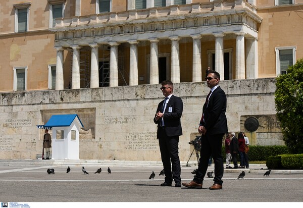 Ο πρίγκιπας Κάρολος με την Καμίλα έφτασαν στην Αθήνα