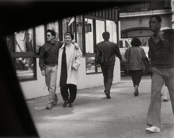 Όταν ο Duane Michals φωτογράφιζε τ' αστέρια της εποχής του