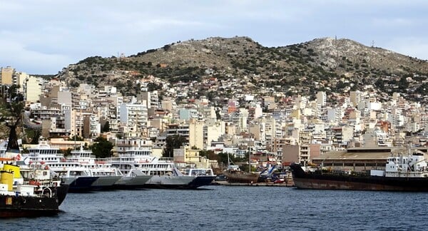 Ανέλκυση δύο ναυαγίων από το Πέραμα, μετά από 30 χρόνια