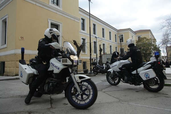 Εξερράγη βόμβα στην Ευελπίδων - Προβληματισμός στην ΕΛ.ΑΣ