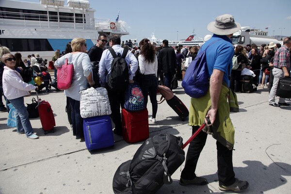 Ξεκίνησε η έξοδος για το Πάσχα - Αυξημένη κίνηση στα λιμάνια