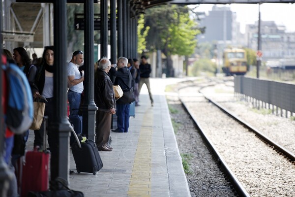 Καθυστερήσεις σε τρένα και προαστιακό την Κυριακή λόγω δίωρης στάσης εργασίας