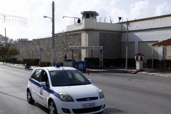 Εισαγγελική έρευνα για τις καταγγελίες μαστιγώματος σωφρονιστικού υπαλλήλου από κρατούμενους στον Κορυδαλλό