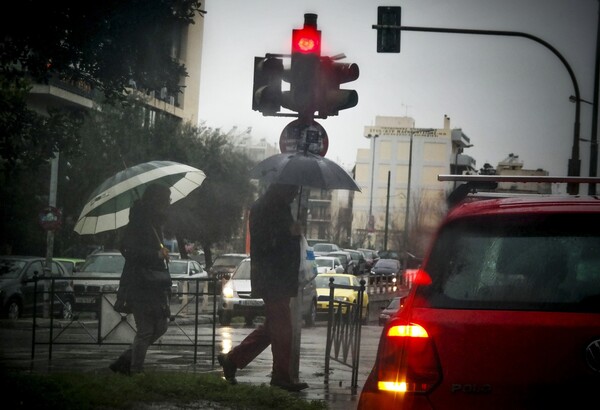 Έκτακτο δελτίο επιδείνωσης καιρού από την ΕΜΥ: Έρχονται ισχυρές βροχές και καταιγίδες