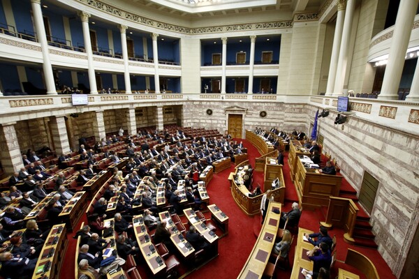 Ψηφίστηκε το πολυνομοσχέδιο με 154 «ναι»
