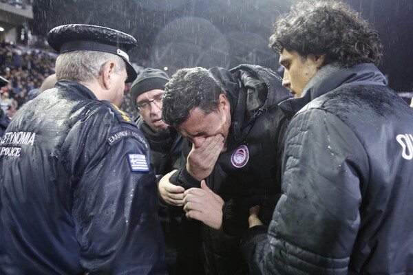 Το ρολό χαρτιού στο κεφάλι του Γκαρθία και όλα όσα οδήγησαν στο χάος το ΠΑΟΚ-Ολυμπιακός