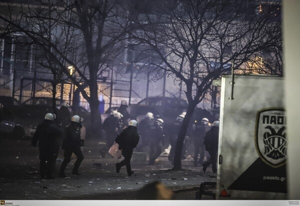 Το ρολό χαρτιού στο κεφάλι του Γκαρθία και όλα όσα οδήγησαν στο χάος το ΠΑΟΚ-Ολυμπιακός