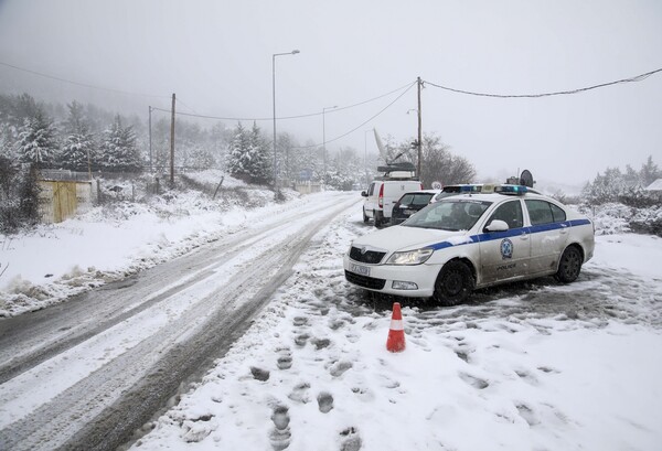 Ψύχος από τη Σιβηρία απλώνεται σε όλη την Ευρώπη - Φωτογραφίες από τη Μόσχα μέχρι το Παρίσι και την Ελλάδα