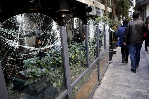 Βίντεο ντοκουμέντο από τους βανδαλισμούς στην Ερμού