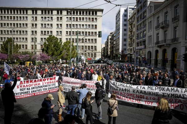 Συγκέντρωση οικοδόμων στο κέντρο της Αθήνας