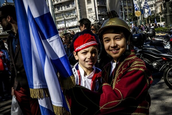 Ολοκληρώθηκε η μαθητική παρέλαση στην Αθήνα για την 25η Μαρτίου