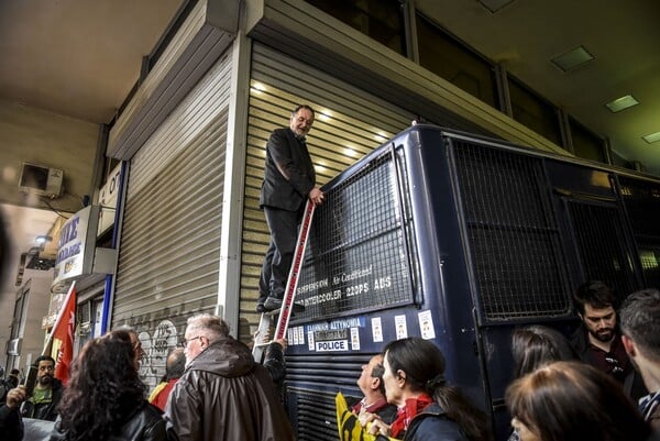 «Την ώρα που έκανα δηλώσεις έβαλαν Σφακιανάκη στη διαπασών», καταγγέλλει ο Λαφαζάνης