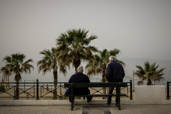 Αποπνικτική η ατμόσφαιρα στην Αττική από την αφρικανική σκόνη