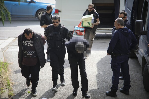 Στον Εισαγγελέα Εκδόσεων οι τρεις διεθνώς διωκόμενοι που καταζητούνται από τις γαλλικές αρχές