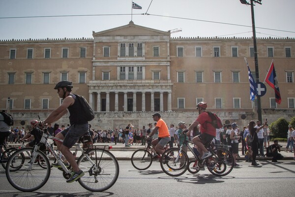 H καλοκαιρινή Αθήνα γεμάτη ποδήλατα