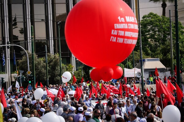 Σε εξέλιξη οι συγκεντρώσεις για την εργατική Πρωτομαγιά στο κέντρο της Αθήνας