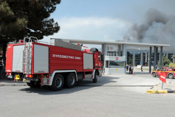 Ξάνθη: Κανένας κίνδυνος για το γενικό πληθυσμό μετά την πυρκαγιά στο εργοστάσιο μπαταριών