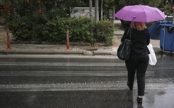 Συνεχίζονται οι βροχές και οι καταιγίδες σε όλη τη χώρα