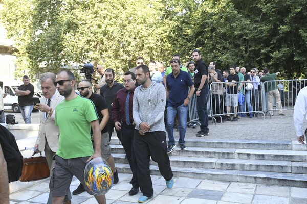 Σε λαϊκό προσκύνημα η σορός του Παύλου Γιαννακόπουλου - Σήμερα η κηδεία